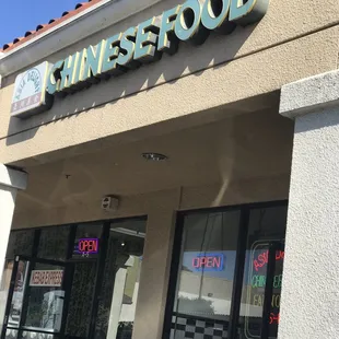 Front : I thought the place was called Chinese food  it&apos;s Asian delight