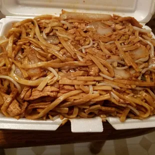 Chicken lo mein.  Swear its 5 pounds.  Def a share or eat for a few days.