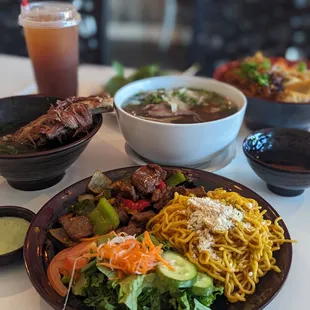- Garlic Noodle w Shaken Beef (front) - Phở House Special (middle) - Bún thịt nướng (back) - Peach Black Tea w boba (back) IG: @chowwithme