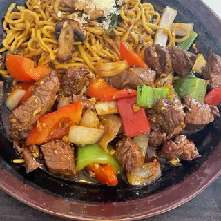 Garlic Noodle Shaken Beef (M Xo Ti B Lc Lc)
