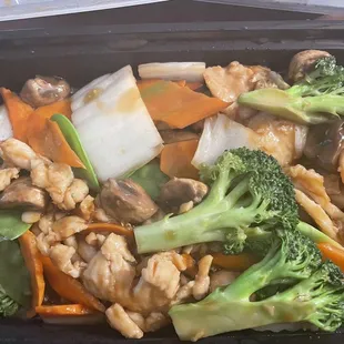 Chicken with Fresh Vegetables Combination