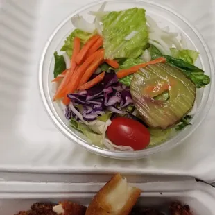 Salad that comes with chicken katsu