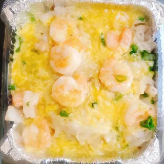 Scrambled Egg and Shrimp Chow Fun