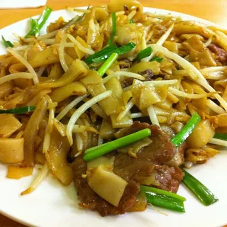 73. Beef Chow Fun (Dry)
