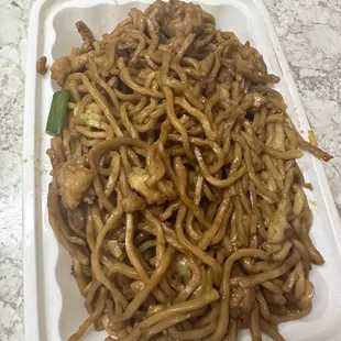 Chicken lo mein Decent