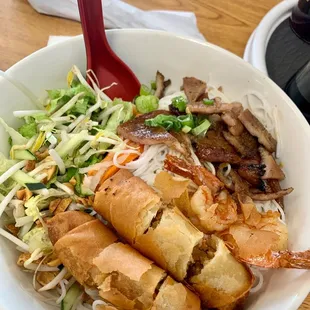 Vermicelli with shrimp, pork and egg roll ( B1)