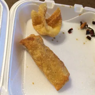 Wonton and egg roll. Fresh fried!!