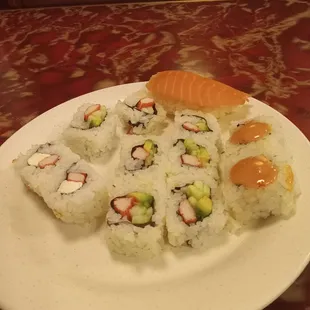 My first plate of sushi MMMMMMMM.