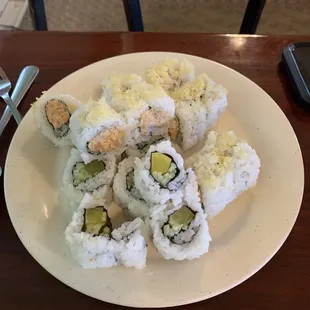 Tuna roll, veggie roll