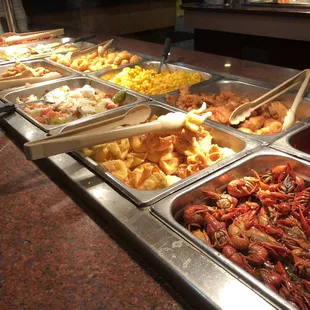 Crawfish during lunch? That's usually a dinner item in most Chinese buffets.