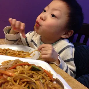Fried noodle,  Darren's favorite dish.  I alway order with less sauce.  The chicken and shrimps are tender,  noodle just right.