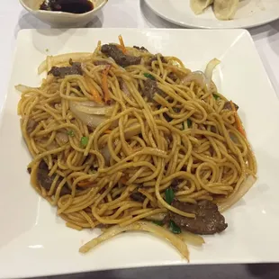 Beef lo mein