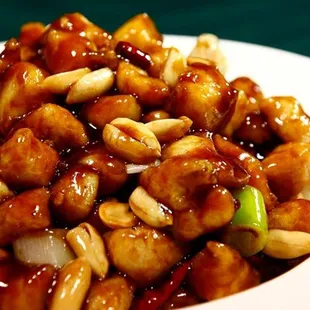 Chinese American Classic Kung Pao Chicken with peanuts!