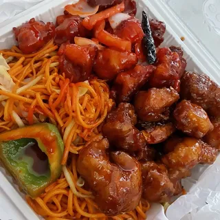 57. House Combo Chow Mein