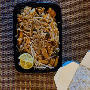 Tofu Pad Thai with White Rice