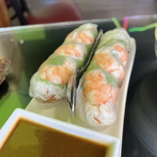 A2. Spring Roll with Shrimp and Pork