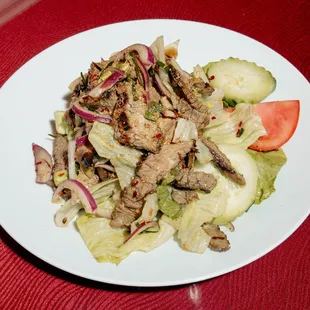 Yum Nuer (Sliced Grilled Beef Salad)