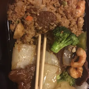 Pepper steak w/shrimp, bell pepper &amp; onion, w/mushroom &amp; chicken fried rice.