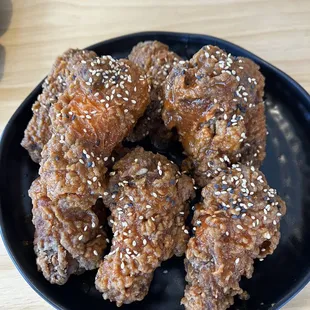food, chicken wings and fried chicken