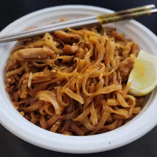 41. Chicken Pad Thai Lunch