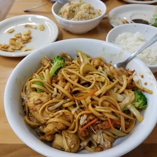 Chicken low Mein and spring rolls. Everything was absolutely delicious.