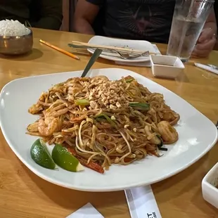 Chicken Lo Mein