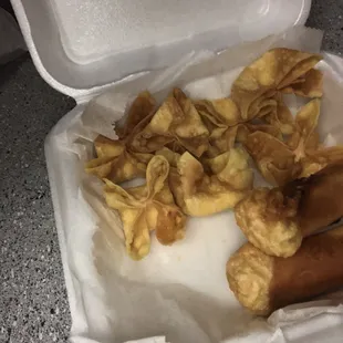 Spring rolls crab Rangoon