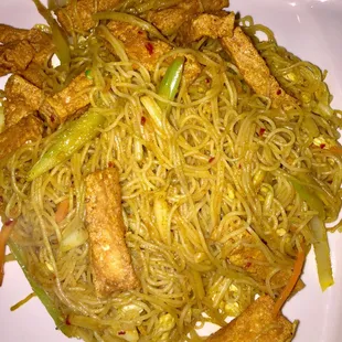 Spicy Singapore noodle with tofu. Big portion n very decent