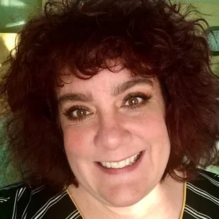 Liz R.