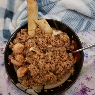 Where&apos;s the special in this house special fried rice? Those 3 shrimp or 4 pieces of chicken? Pathetic. And 1 still had the poop trail!