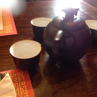 They sale the teapot .one teapot and 2 tea cup only $39.99. So cute .i like hot Very much.