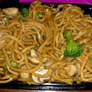 Veggie lo mein