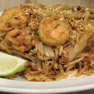 Shrimp pad Thai