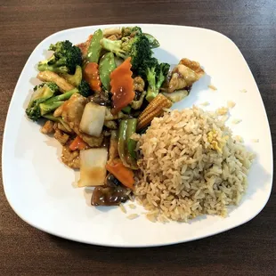 Delicious Chicken with Mixed Veggies Lunch (Egg Roll and Crab Rangoon Included But Shown Separately)