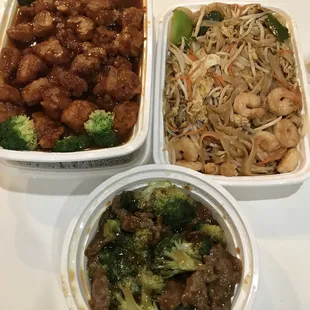 General Tso&apos;s chicken  Beef &amp; broccoli  Shrimp pad Thai