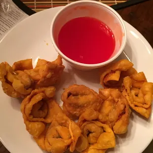 Fried wontons with sweet n sour sauce