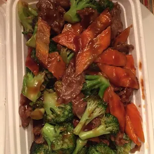 Beef &amp; broccoli with carrots