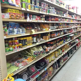 Good variety of Japanese product from making sushi/sashimi to your home made teriyaki and miso soup.