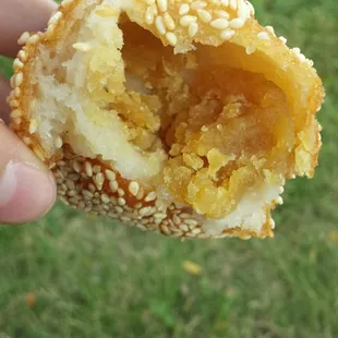 inside of mung bean bun! so straaaange!