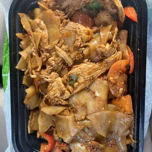 Chicken Pad Kee Mow with carrots