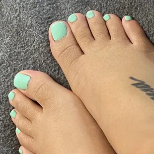 Sweet pistachio gel polish