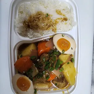 Curry beef bowl