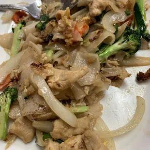 Pad Se Eew super yummy wish we had more noodles though don&apos;t think it was a full order due to them running out of noodles