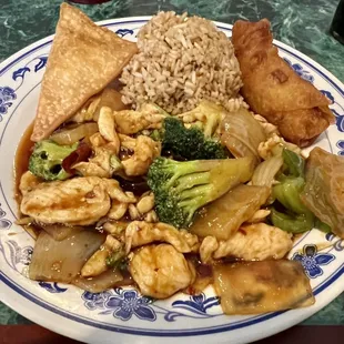 Hunan Chicken (#13 on the Lunch Menu)