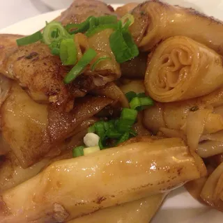 Pan Fried Rice Noodle with Clams