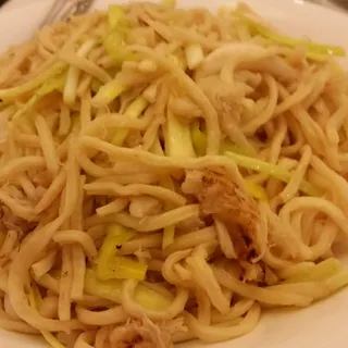 Braised E-Fu Noodle with Crab Meat