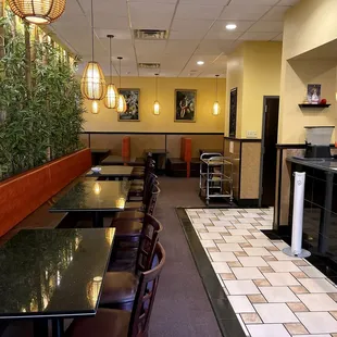 Dining and Counter Areas