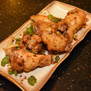 chicken wings and fried chicken, chicken wings, fried chicken, chicken, bbq wings, fried chicken wings, bbq chicken, food, poultry