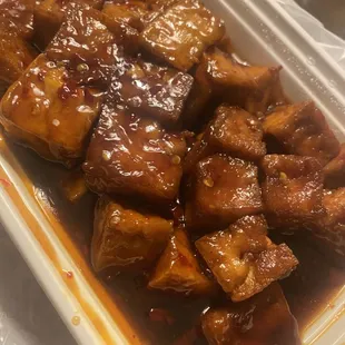 Yummy tofu with General Tso&apos;s Sauce