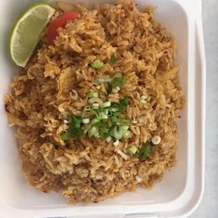 Chili paste fried rice with chicken